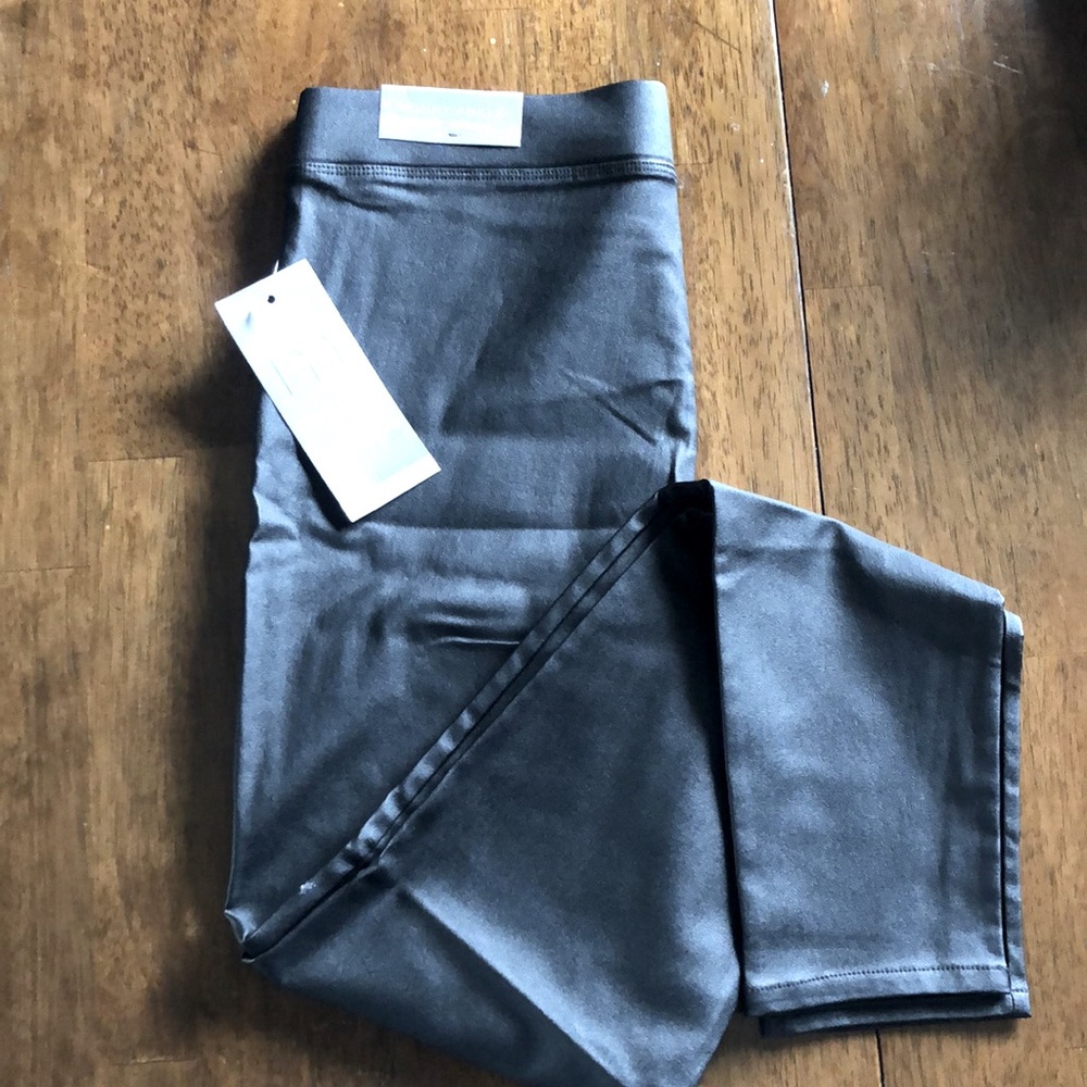 Skinny ankle leggings- Leather look & feel.